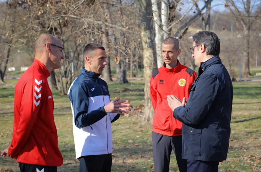  Претседателот Пендаровски се сретна со маратонецот Дарио Ивановски