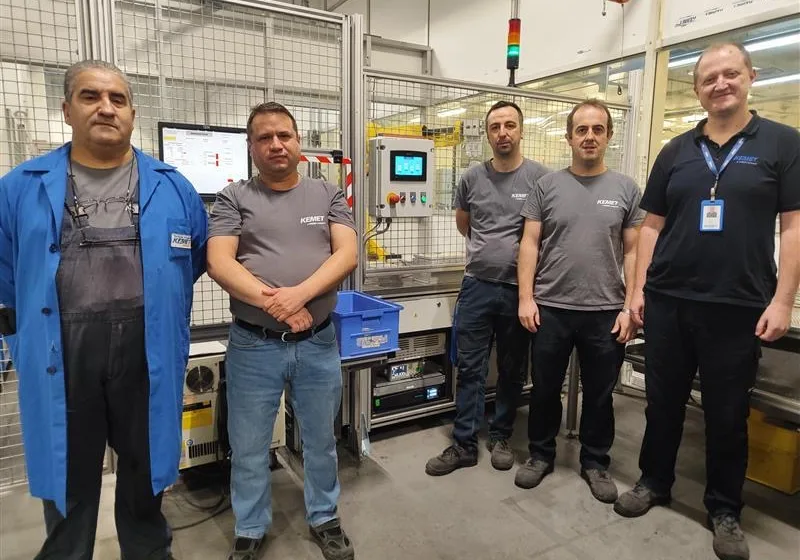  КЕМЕТ Eлектроникс Македонија воведе автоматизирана машина со робот креирана од тим од македонски инженери
