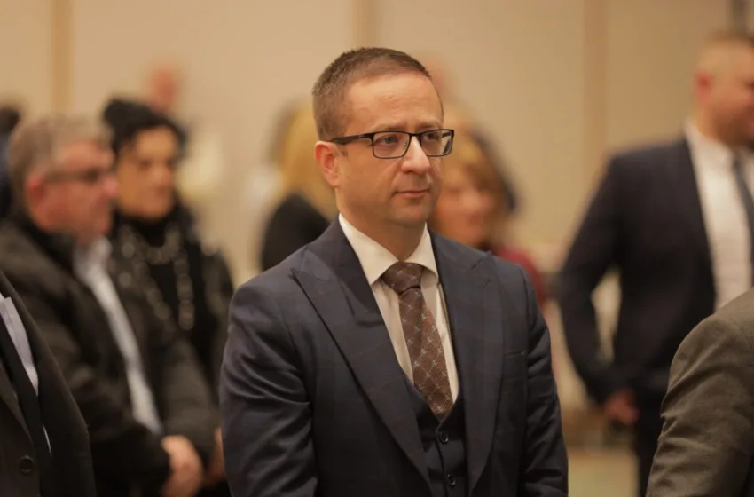 Андоновски: Манолева не ја говори вистината за Леонид