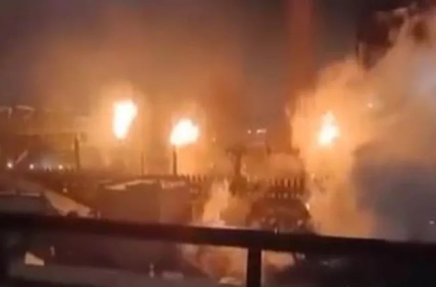  „СИТЕ СЛУЖБИ НА МАКСИМАЛНА ПОДГОТВЕНОСТ“ Гореше најголемата руска челичарница: Сведоци виделе дронови на небото пред експлозијата!
