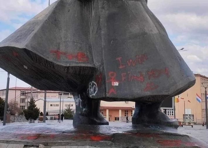  Вандализиран споменикот на Гоце Делчев – Костадинов: Прости им Гоце, не се сите граѓани како овие…