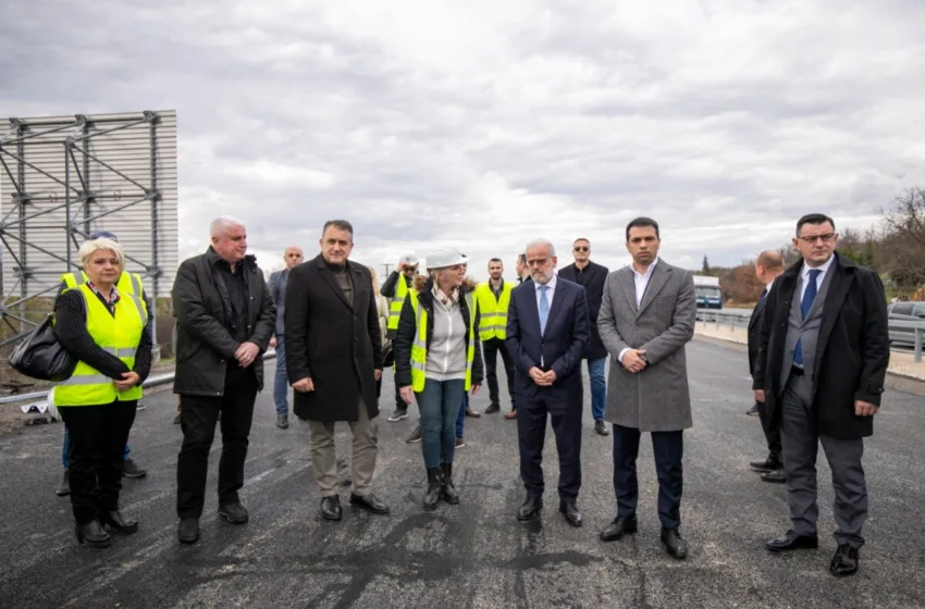  Џафери: Катланово-Петровец е модерна автопатска делница за безбеден сообраќај