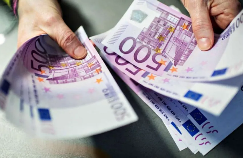  Екс директорот на Фондот за ПИОСМ си доби кривична – склучил договор со шест лица за работа, но иако не ги извршиле задачите биле исплатени!