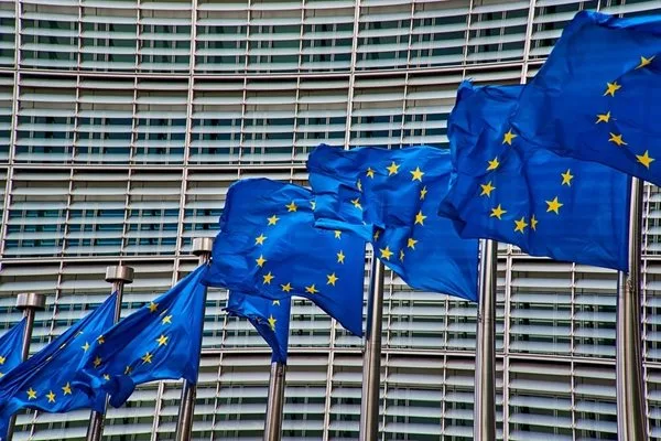  ЕУ ќе ги искористи приходите од замрзнатите руски средства за помош на Украина