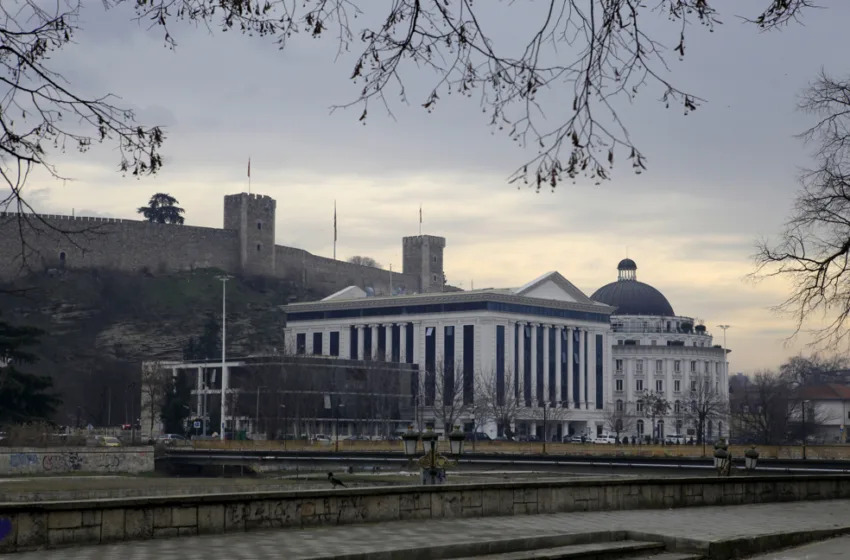  Кривични пријави против фирмата увозник и цариникот за случајот со мобилните телефони