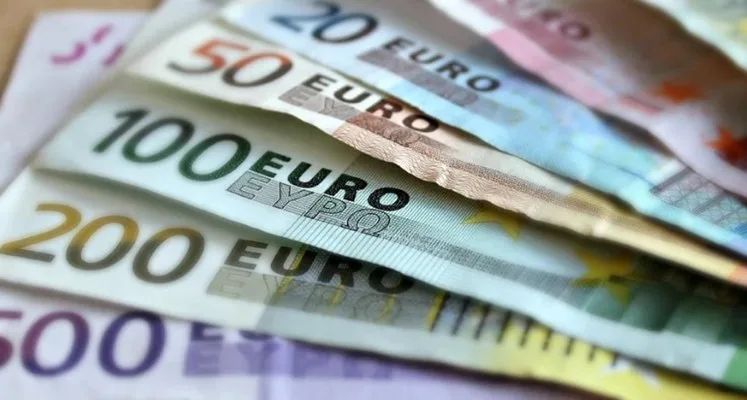  Словенија е лидер во регионот на поранешна Југославија со просечна нето плата од 1.477 евра во јануари оваа година