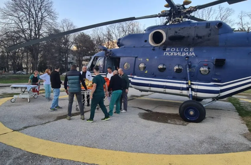 ВИДЕО Полициски хеликоптер пренесе повредено лице од Шар Планина до Клиничкиот центар во Скопје