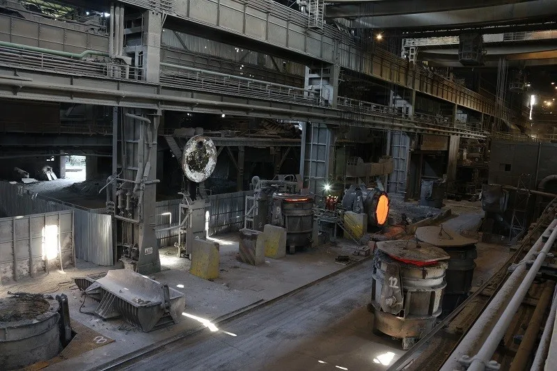 ДОБРО Е, НО МОЖЕШЕ ДА БИДЕ МНОГУ ПОДОБРО – како огромниот солидарен данок и пониските цени го сведоа „Макстил“ на добивка под седум милиони евра