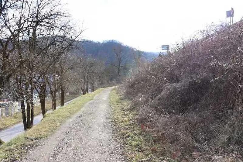 Стара пруга во БИХ ќе се претвори во велосипедска патека
