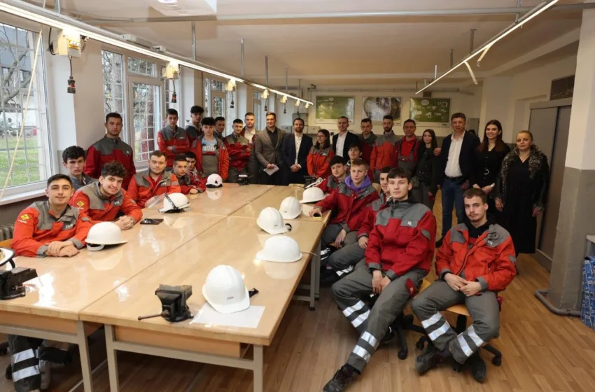  Проширена програмата за дуално образование на ЕВН Македонија