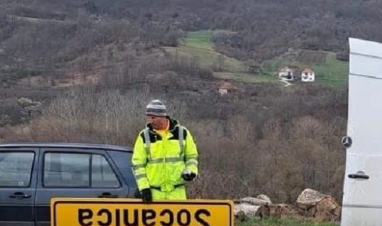  НОВ ПРОБЛЕМ ЗА КОСОВСКИТЕ СРБИ: Приштина ги менува таблите, нема веќе кирилица