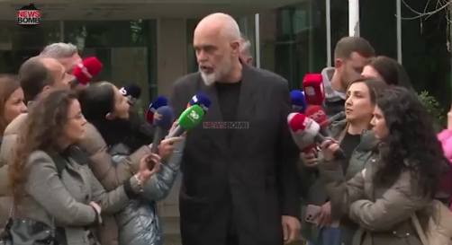  (ВИДЕО) КАКО АЛБАНСКИОТ ПРЕМИЕР ЕДИ РАМА ОТТУРНА НОВИНАРКА – не му се допаднало прашањето што му го поставила