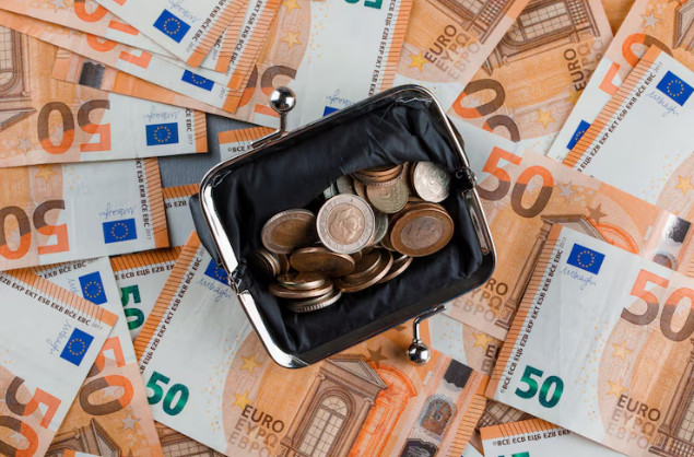  СЛОВЕНИЈА Е ЛИДЕР: Словенците имаат највисоки плати во регионот