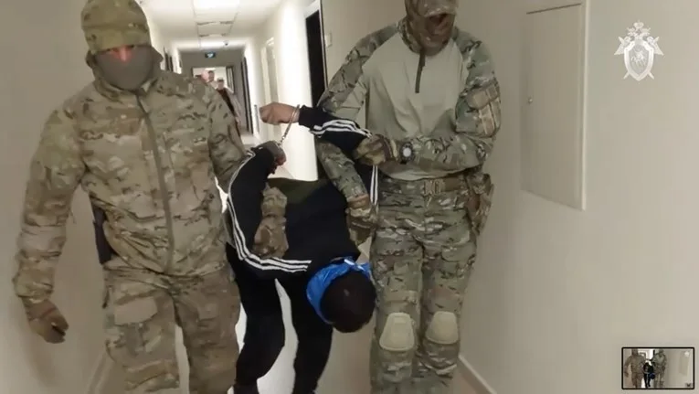 ВИДЕО: Терористите изведени пред суд – „ги идентификувавме“