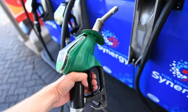  Од полноќ се зголемува цената на бензинот и дизелот