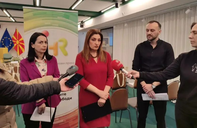 Девојчињата се во поголема мера предмет на онлајн врсничко насилство: Анкета на Институтот за човекови права