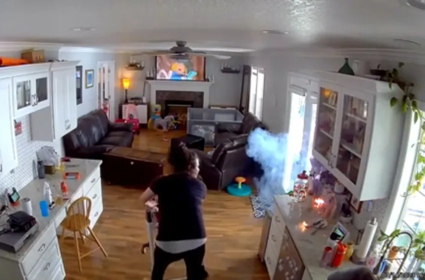  ВИДЕО Експлодира електрична цигара покрај бебе, камерите го снимија застрашувачкиот момент –  се слуша силен тресок, летаа искри, па избувна пожар