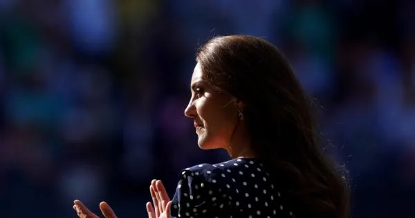 ФОТО: Кејт Мидлтон првпат во јавност по операцијата