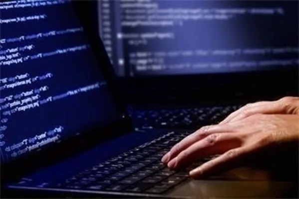 Возрасните корисници на платформата трошат 5,6 милијарди долари на содржина: Законодавците го стегаат ременот
