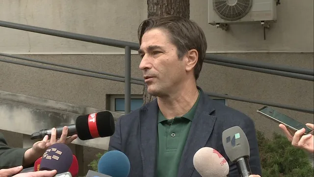 За Александар Петличковски смртноста во Македонија од ковид е само 2%