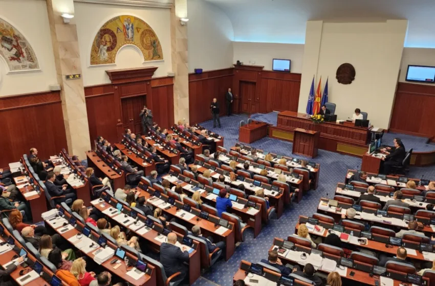  Давкова: 120 пратеници се многу, потребно е намалување