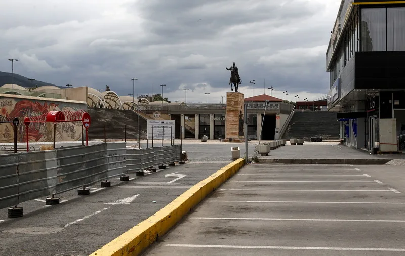 (Фото) Кривична за скопјанец за бесправна градба на објект на плоштадот „Скендер бег“