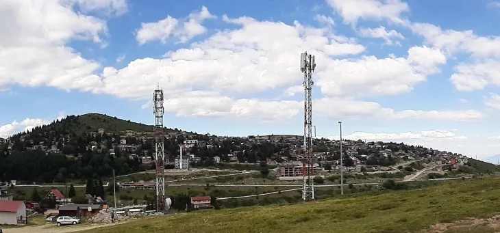  Австриец загина на патот Тетово-Попова Шапка, со возило излетал од патот