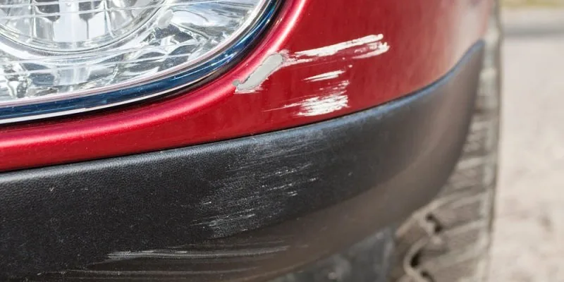 Малолетник крадел автомобил во Tетово, па со него удрил во „голф“