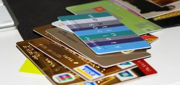 ГЕРМАНИЈА ВОВЕДУВА ПОСЕБНА ДЕБИТНА КАРТИЧКА СО КОЈА ЌЕ ИМ ЈА КОНТРОЛИРА ПОТРОШУВАЧКАТА – еве за кој дел од населението тоа ќе се однесува