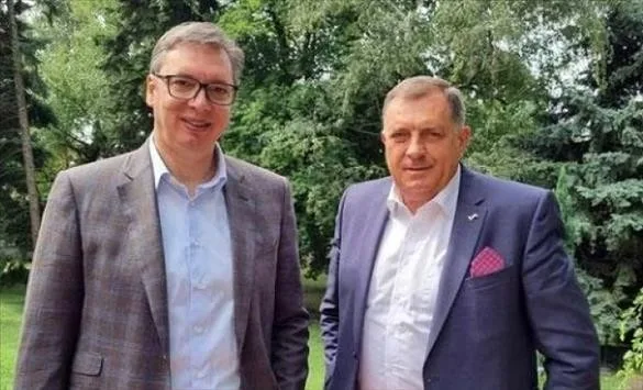  ГИ НАРЕКОА ПРИМИТИВЦИ: Босански здруженија бараат гонење на Додик и Вучиќ поради негирање на геноцидот во Сребреница