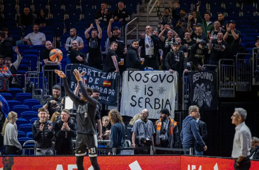  Нема политика во спортот: Германската полиција им одзеде транспарент на навивачите на Партизан