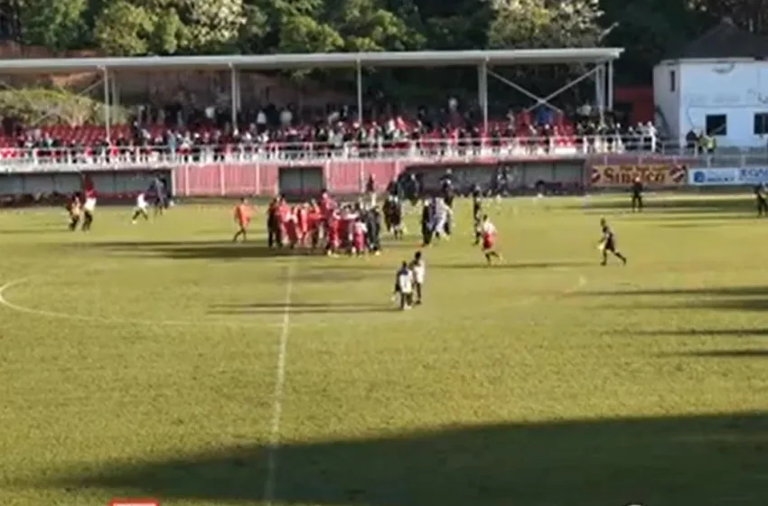  Инцидент во Кавадарци, фудбалерите ќе се испотепаа меѓусебе! (ВИДЕО)