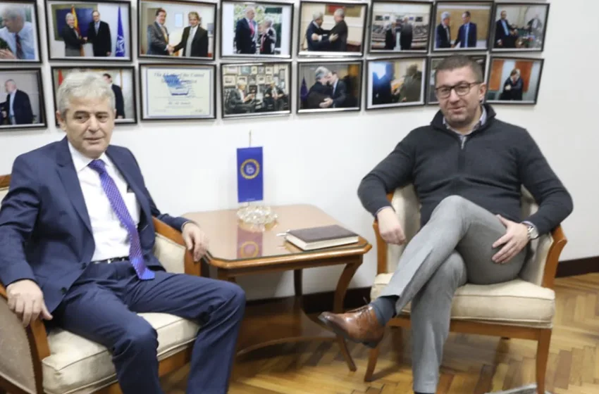 Али Ахмети до Христијан Мицкоски: Пораснат си со гурабии, не си ја барај бељата, бирај ги зборовите, уште си млад