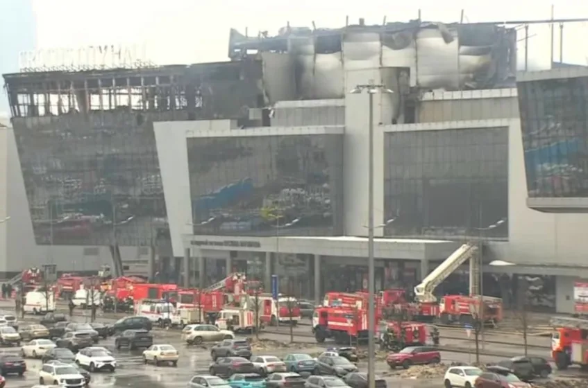  НА СИЛА ОПЕРАТИВЕН ПЛАН „СИРЕНА“: Полицијата на нозе, во потрага по уште еден осомничен за терористичкиот напад во Москва