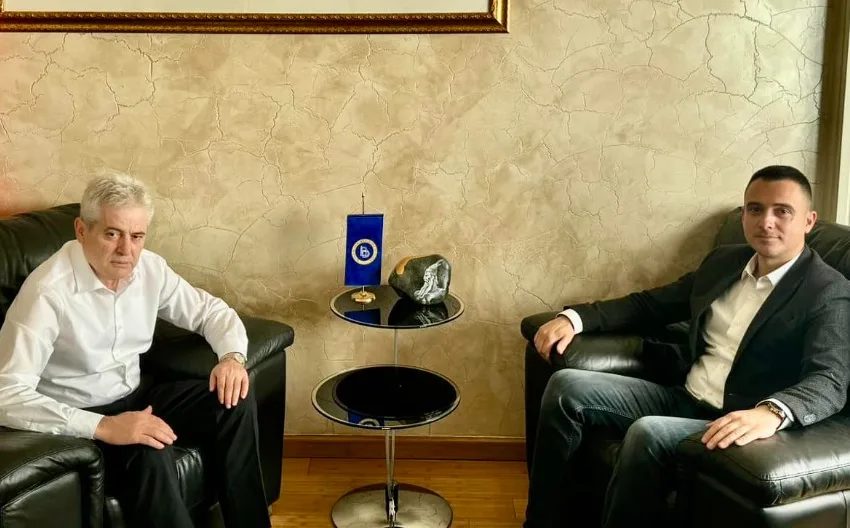  Екс директорот на финансиска полиција Арафат Муареми премина во ДУИ