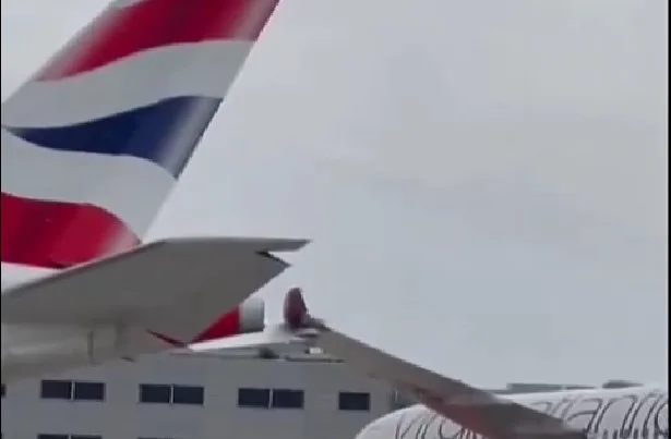  ХАОС НА АЕРОДРОМ: Два авиони се судрија!