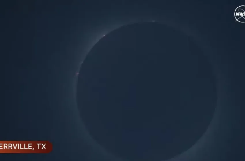  ВИДЕО Целосно затемнување на Сонцето: Мексиканците први го видоа овој природен феномен