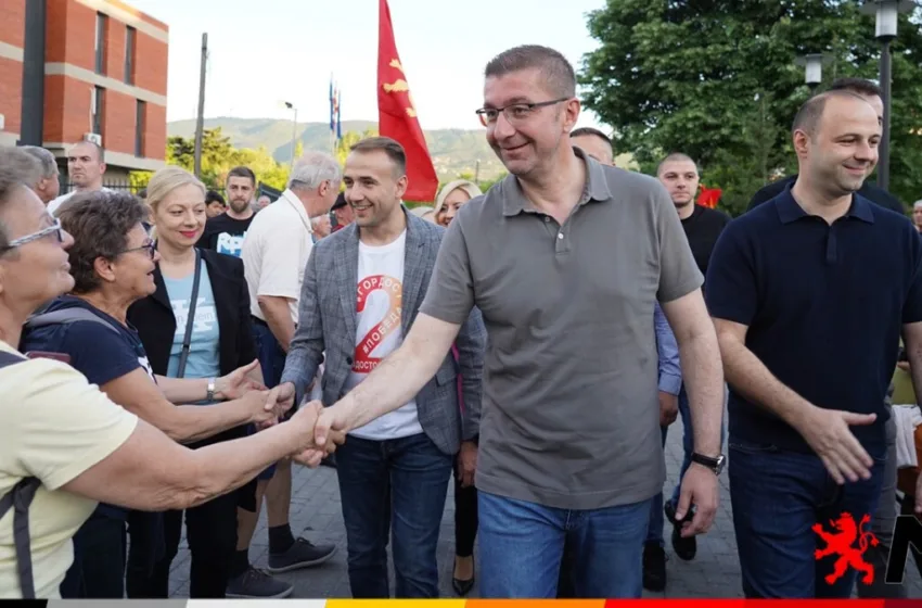 Мицкоски до Ахмети: Наместо како идеолог, во политичка пензија ќе одиш како обичен криминалец