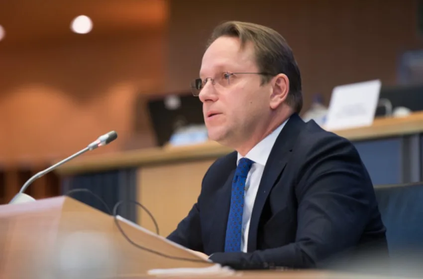  Вархеи: Рамката за преговори за Северна Македонија нема да се промени