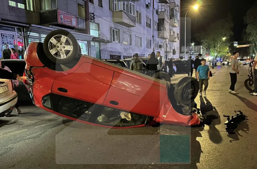 (ВИДЕО) Тешка сообраќајка во Чаир, превртено возило