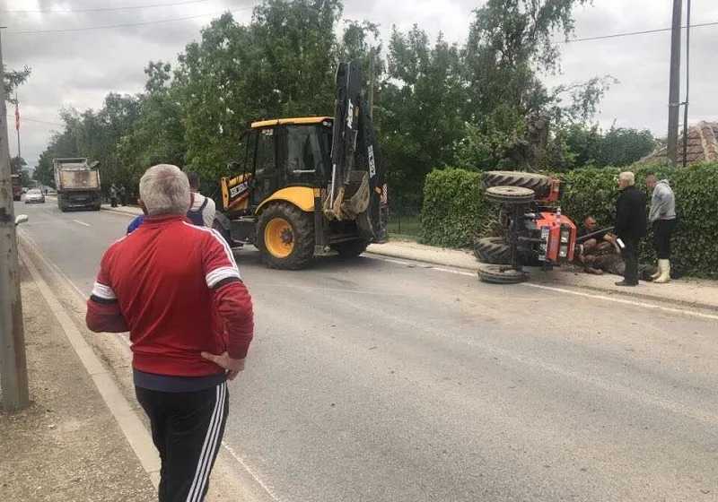  Камион што носел јаглен за РЕК „Битола“ се судрил со трактор