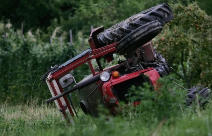  76-годишен маж загина откако се преврте со трактор
