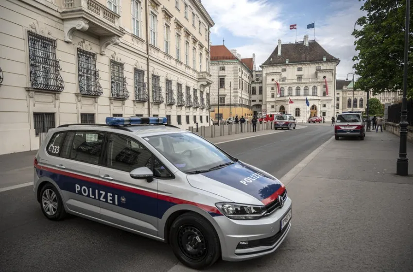 ПОЛИЦИЈАТА ЗАПЛЕНИ СЕКИРА И НОЖ: Четиринаесетгодишно девојче од Црна Гора планирало терористички напад во Грац