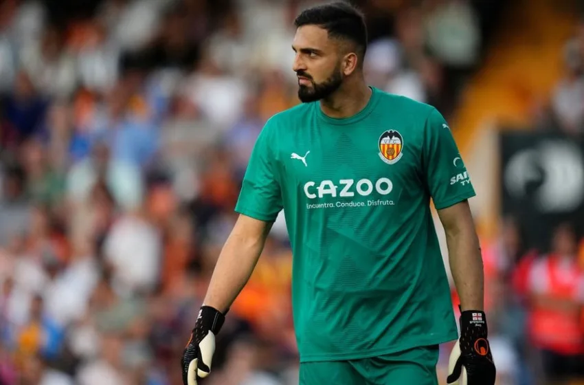 Валенсија го продава Мамардашвили за 40 милиони евра, а го добива Димитриевски беспари!