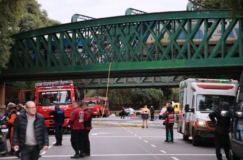  (ФОТО) Најмалку 90 лица се повредени во судир на воз и локомотива во Аргентина
