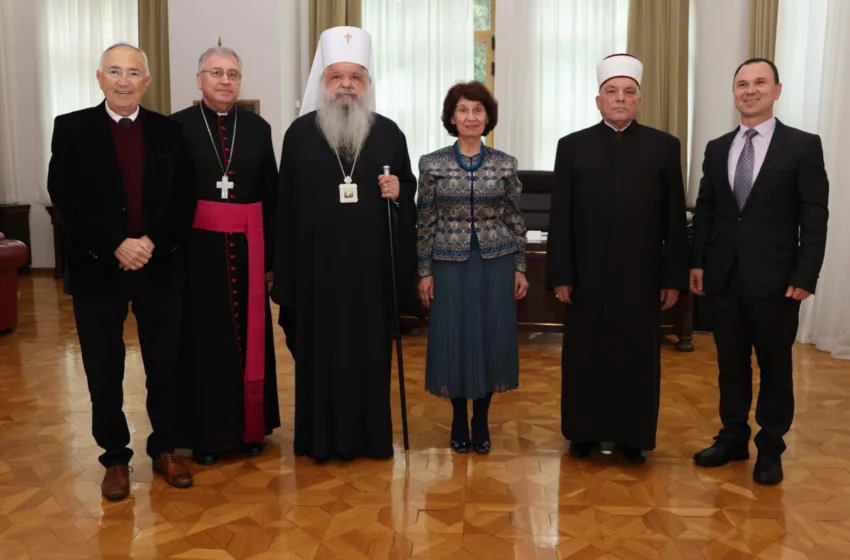  Сиљановска Давкова на средба со поглаварите и претставниците на верските заедници