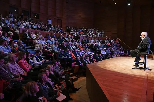 Д-р Адижес со моќни пораки до македонските компании