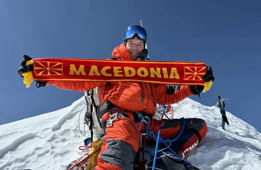  НА ВЕЛИГДЕН: Кедев го искачи петтиот највисок врв на светот