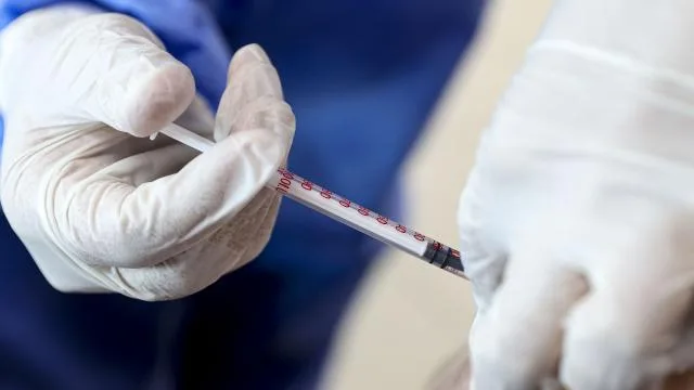  „АстраЗенека“ ја повлекува вакцината против Ковид-19 по признанието за појава на нуспојави