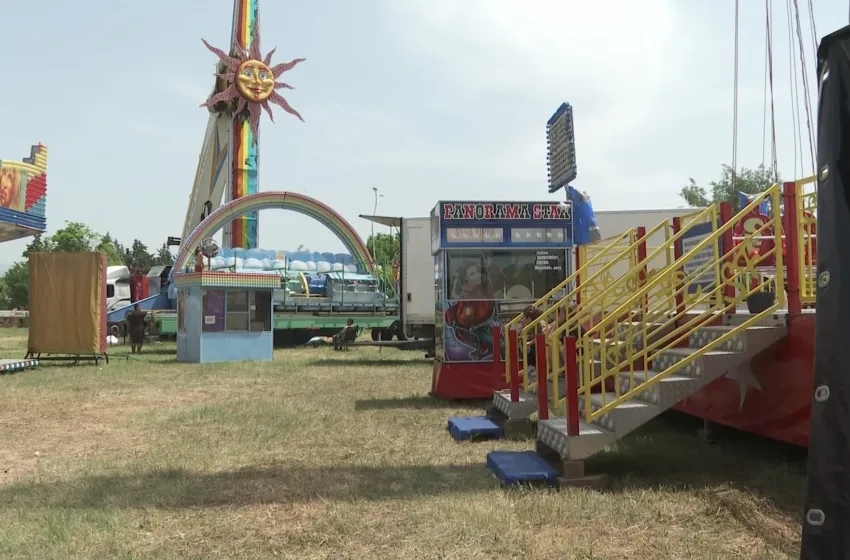  Се затвора инпровизираниот „Луна парк“ пред СЦ „Борис Трајковски“